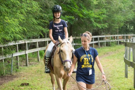 counselor-girl-horseback-lead